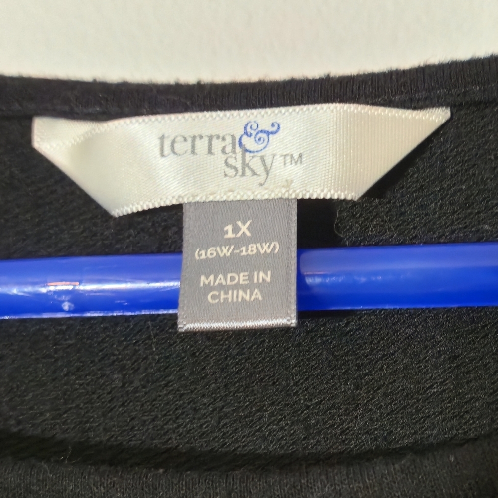 Terra & Sky 1X Black Lattice Sleeve Bubble Hem Top Plus Size 16W-18W Stretch - Picture 5 of 11